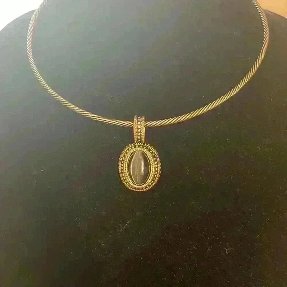 vintage  earrings and necklace - Picture 9 of 9